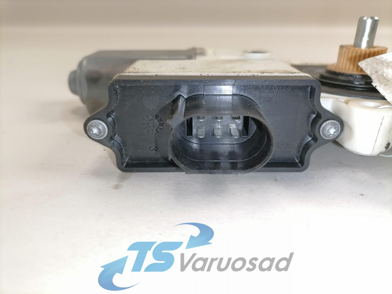 MAN Glass lift 81286016137 - Стъкло и части за Камион: снимка 4 MAN Glass lift 81286016137 - Стъкло и части за Камион: снимка 4