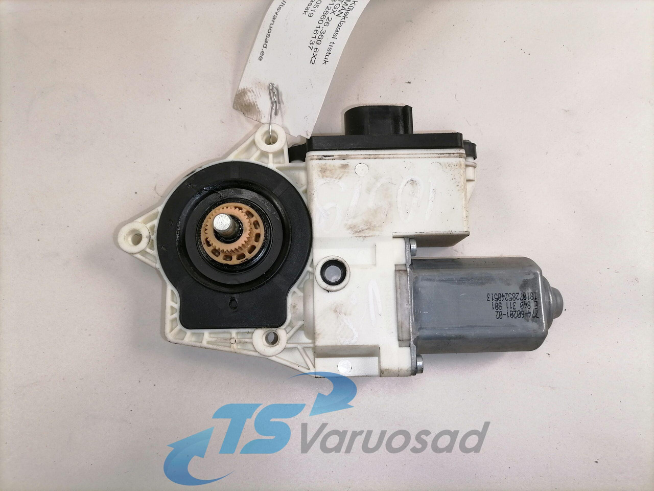 MAN Glass lift 81286016137 - Стъкло и части за Камион: снимка 2 MAN Glass lift 81286016137 - Стъкло и части за Камион: снимка 2