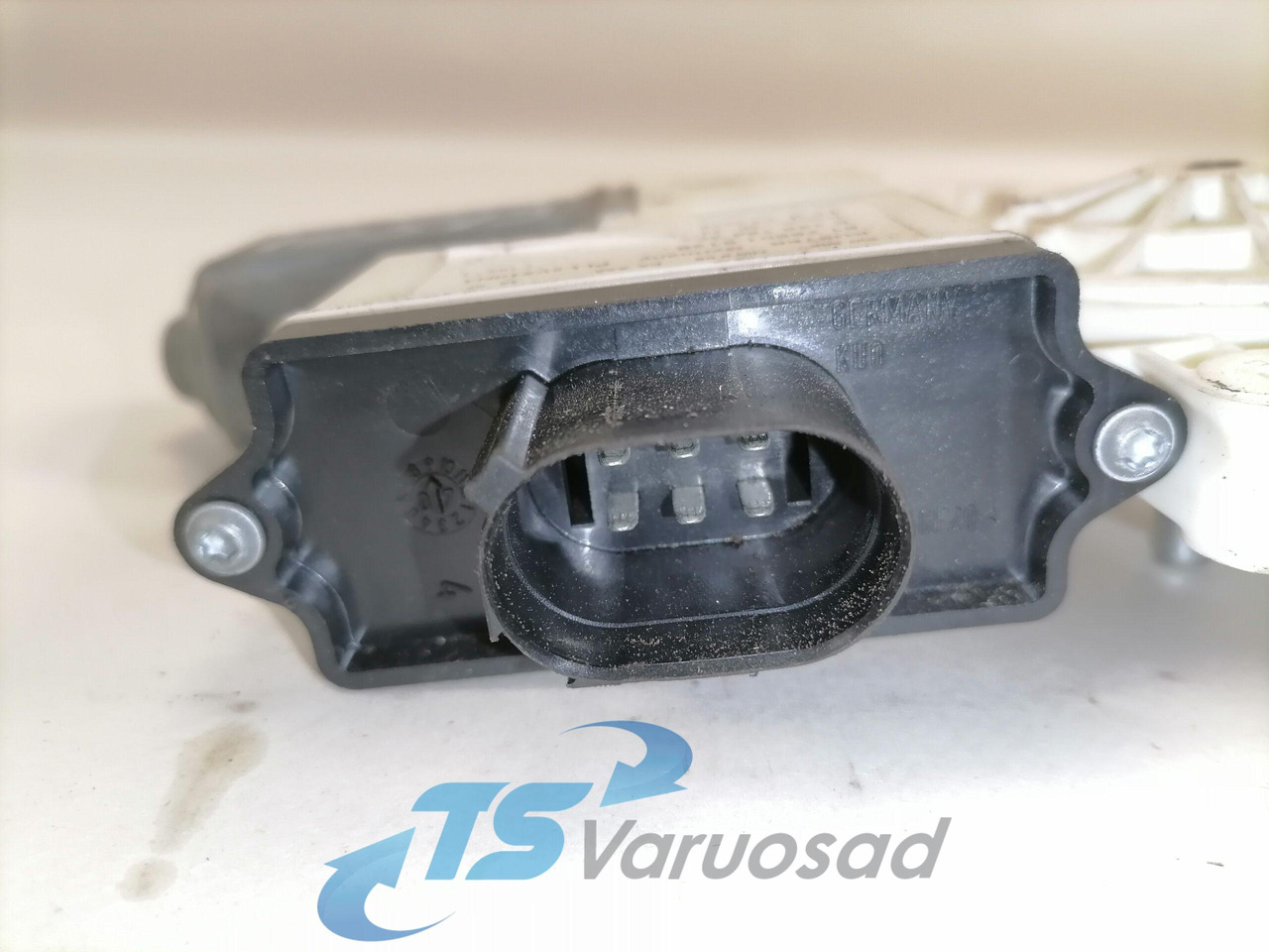 MAN Glass lift 81286016138 - Стъкло и части за Камион: снимка 2 MAN Glass lift 81286016138 - Стъкло и части за Камион: снимка 2