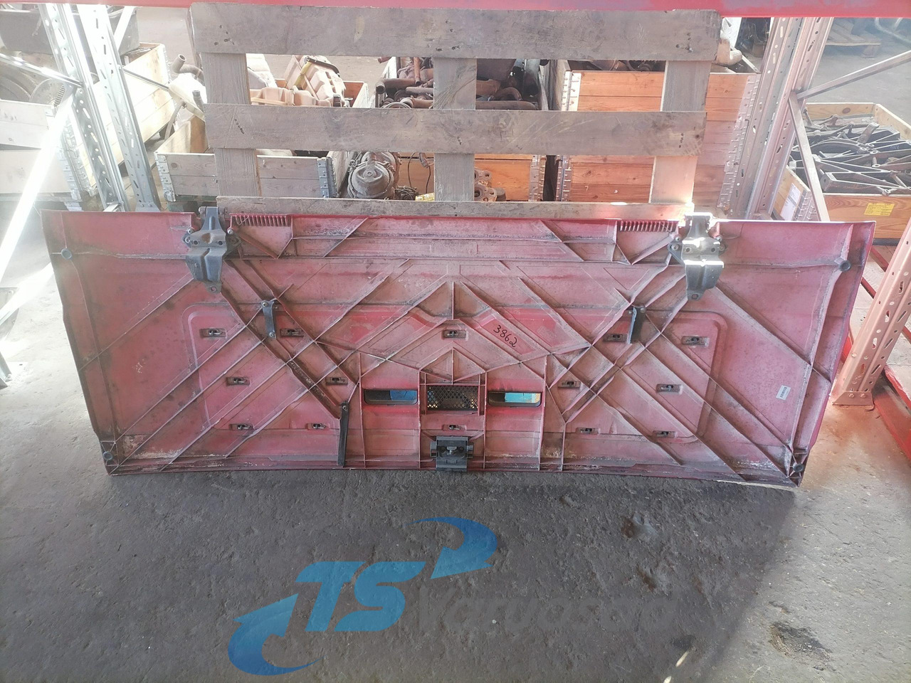MAN Grille panel 81611100053 - Радиаторна решетка за Камион: снимка 4 MAN Grille panel 81611100053 - Радиаторна решетка за Камион: снимка 4