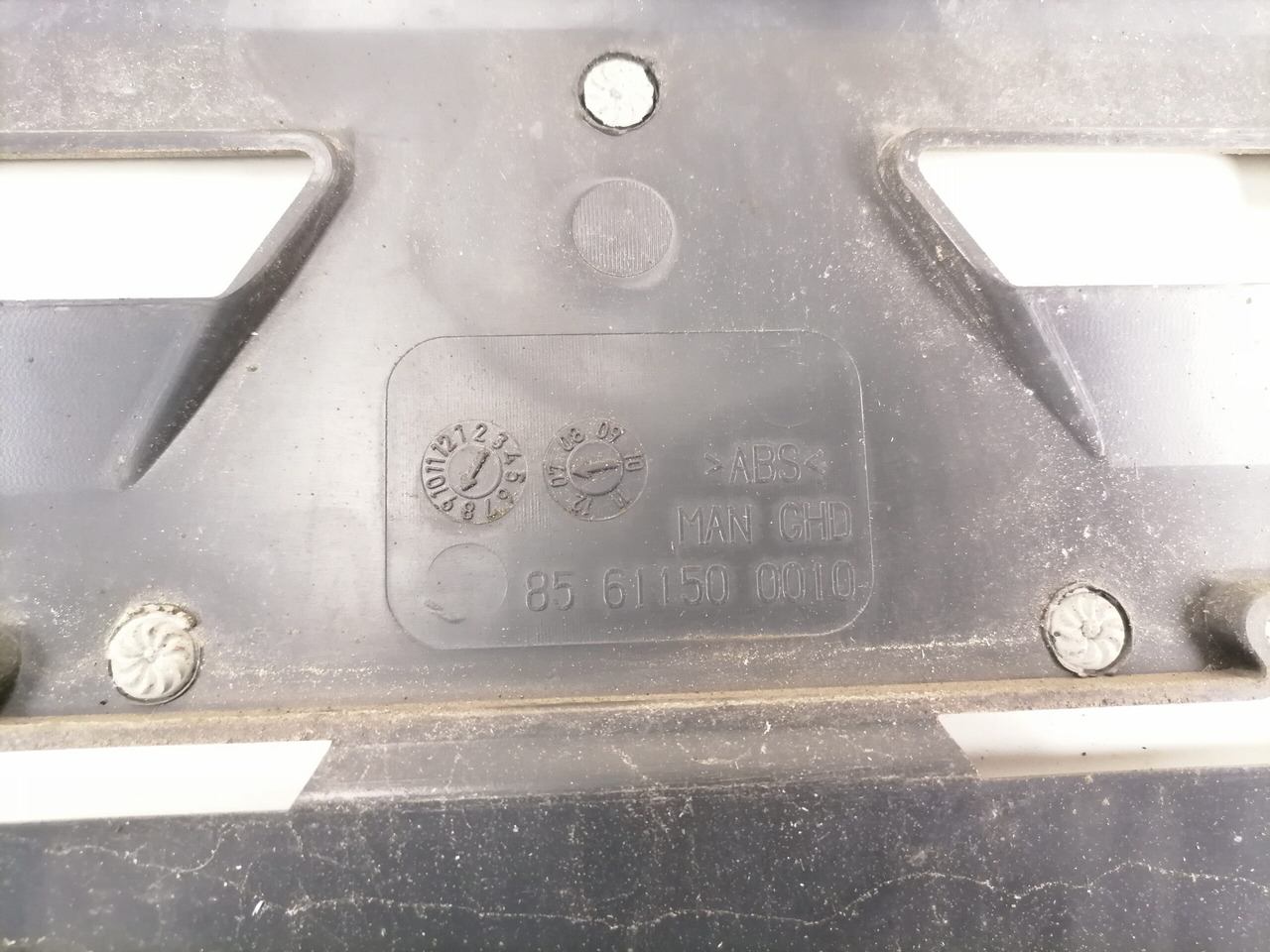MAN Grille panel 85611500010 - Радиаторна решетка за Камион: снимка 3 MAN Grille panel 85611500010 - Радиаторна решетка за Камион: снимка 3