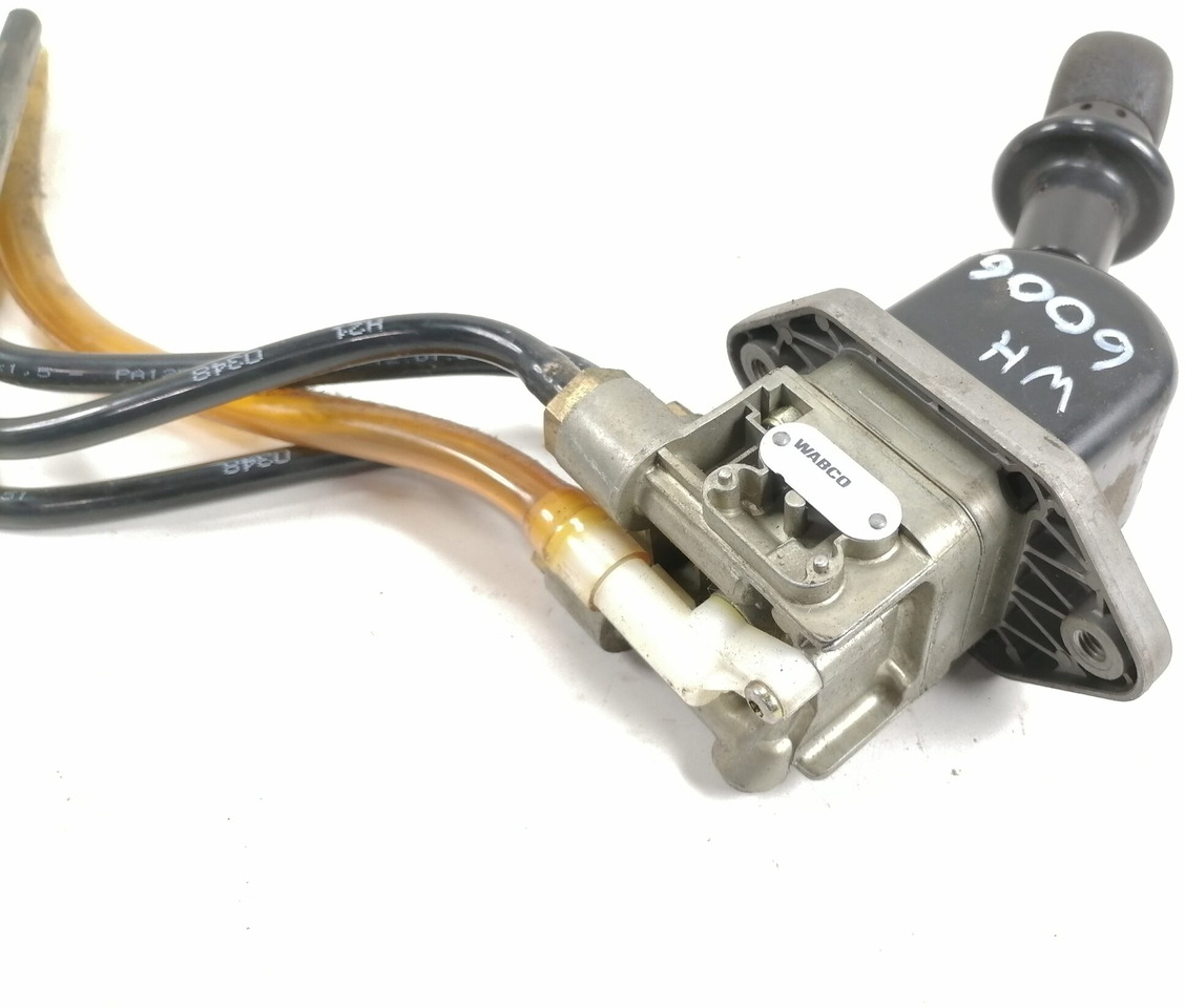 MAN Handbrake control lever 81523156156 - Универсална част за Камион: снимка 3 MAN Handbrake control lever 81523156156 - Универсална част за Камион: снимка 3