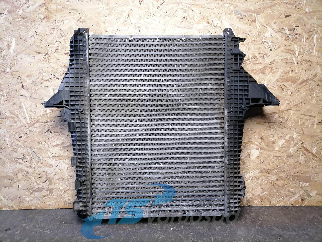 MAN Intercooler radiator 81061006556 - Интеркулер за Камион: снимка 2 MAN Intercooler radiator 81061006556 - Интеркулер за Камион: снимка 2