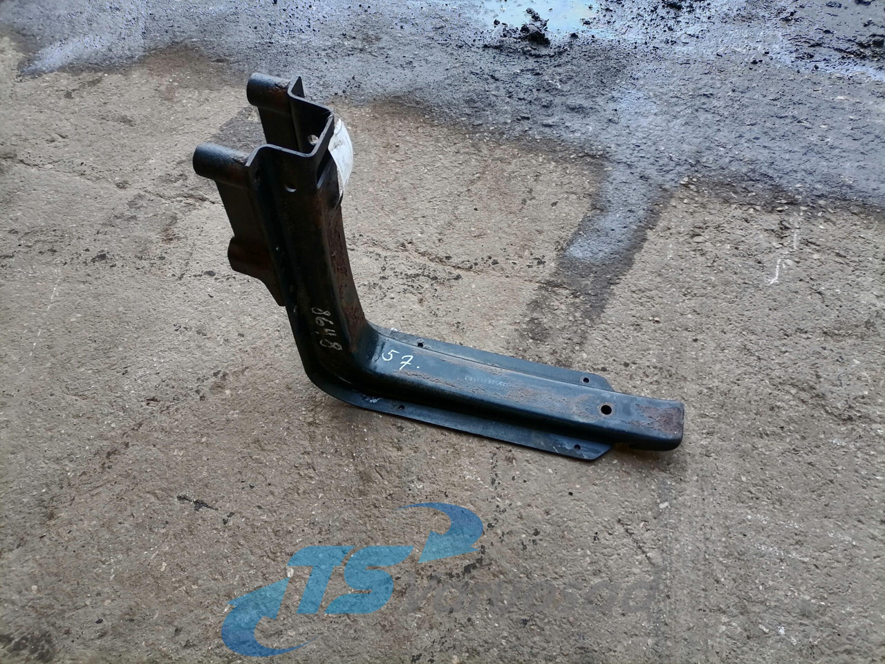 MAN Kütusepaagi kandur, MAN 81418015503 - Резервоар за гориво за Камион: снимка 1 MAN Kütusepaagi kandur, MAN 81418015503 - Резервоар за гориво за Камион: снимка 1