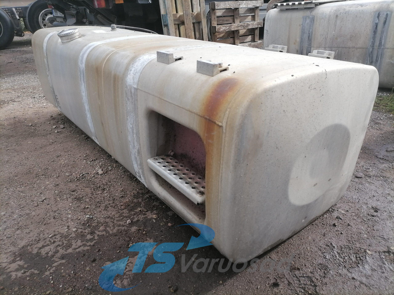 MAN Kütusepaak 710L 81122015712 - Резервоар за гориво за Камион: снимка 2 MAN Kütusepaak 710L 81122015712 - Резервоар за гориво за Камион: снимка 2