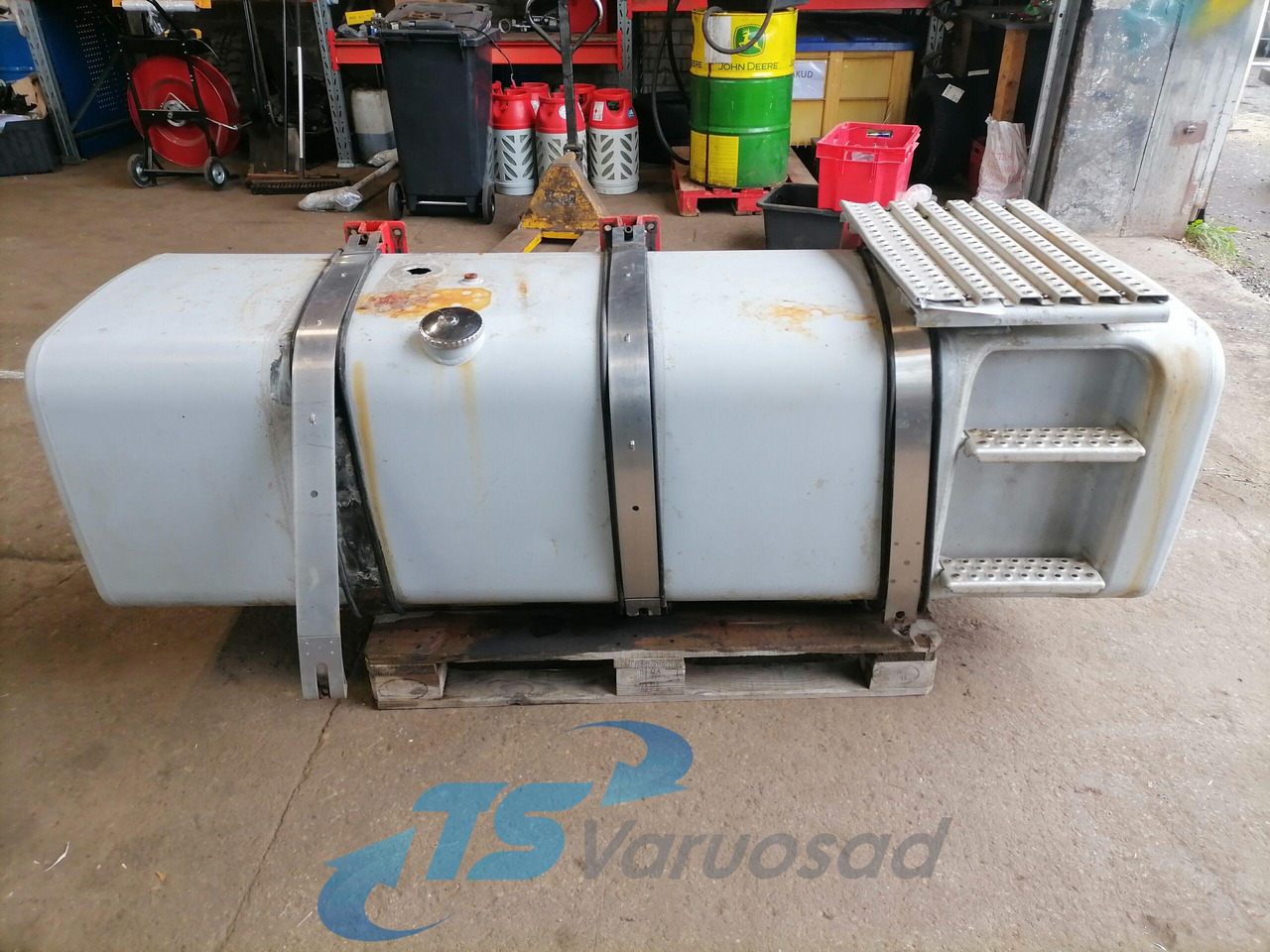 MAN Kütusepaak 780L 81122015608 - Резервоар за гориво за Камион: снимка 2 MAN Kütusepaak 780L 81122015608 - Резервоар за гориво за Камион: снимка 2