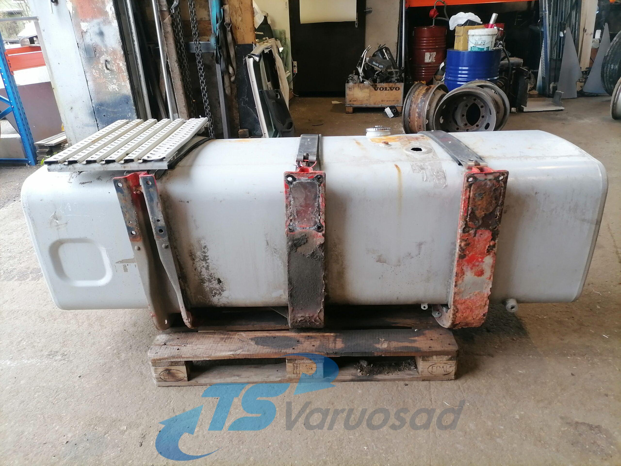 MAN Kütusepaak 780L 81122015608 - Резервоар за гориво за Камион: снимка 4 MAN Kütusepaak 780L 81122015608 - Резервоар за гориво за Камион: снимка 4