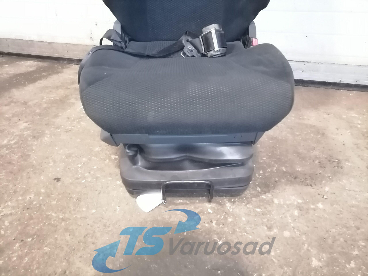 MAN Passenger seat 81623076326 - Седалка за Камион: снимка 4 MAN Passenger seat 81623076326 - Седалка за Камион: снимка 4