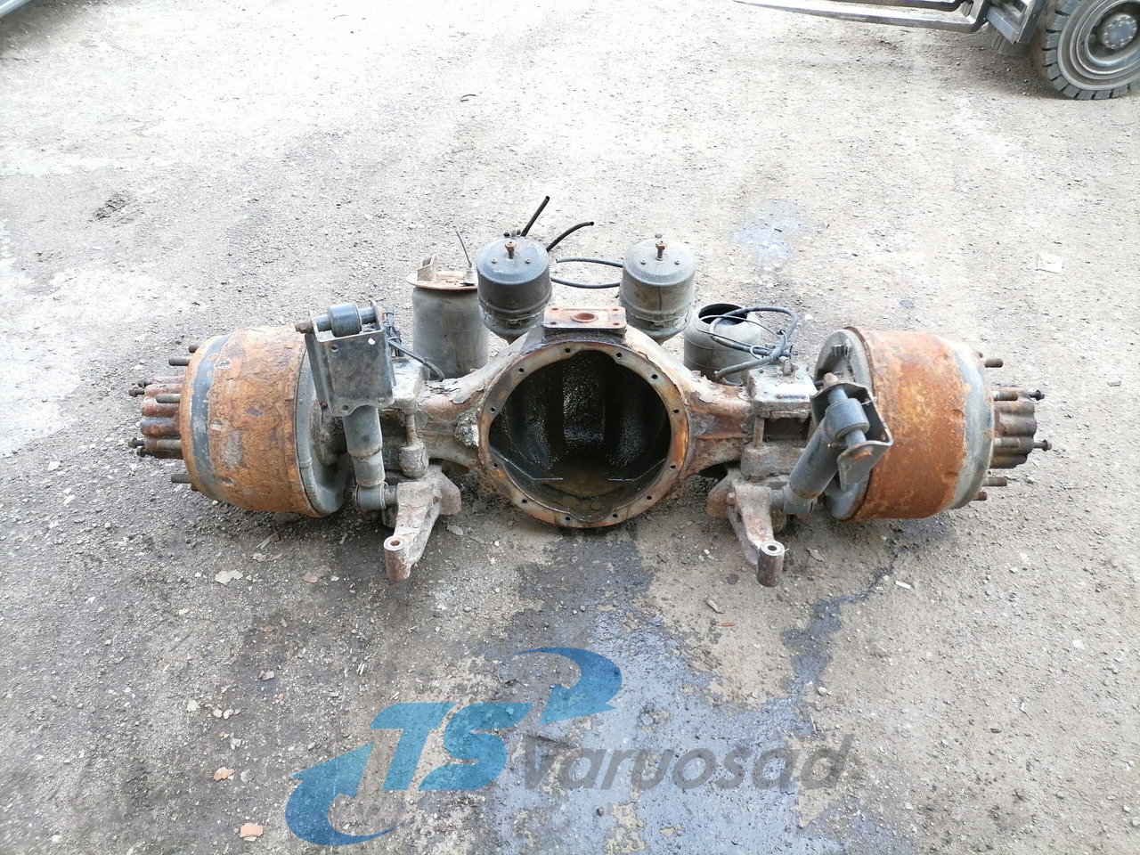 MAN Rear axel housing 81350027176 - Ос и части за Камион: снимка 1 MAN Rear axel housing 81350027176 - Ос и части за Камион: снимка 1
