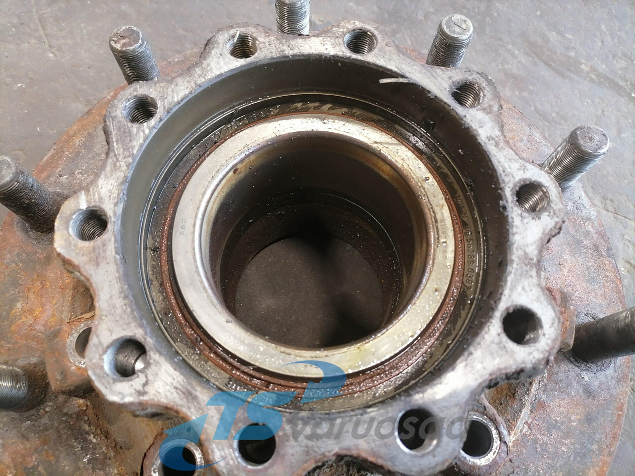 MAN Rear axel hub 81357010155 - Универсална част за Камион: снимка 3 MAN Rear axel hub 81357010155 - Универсална част за Камион: снимка 3