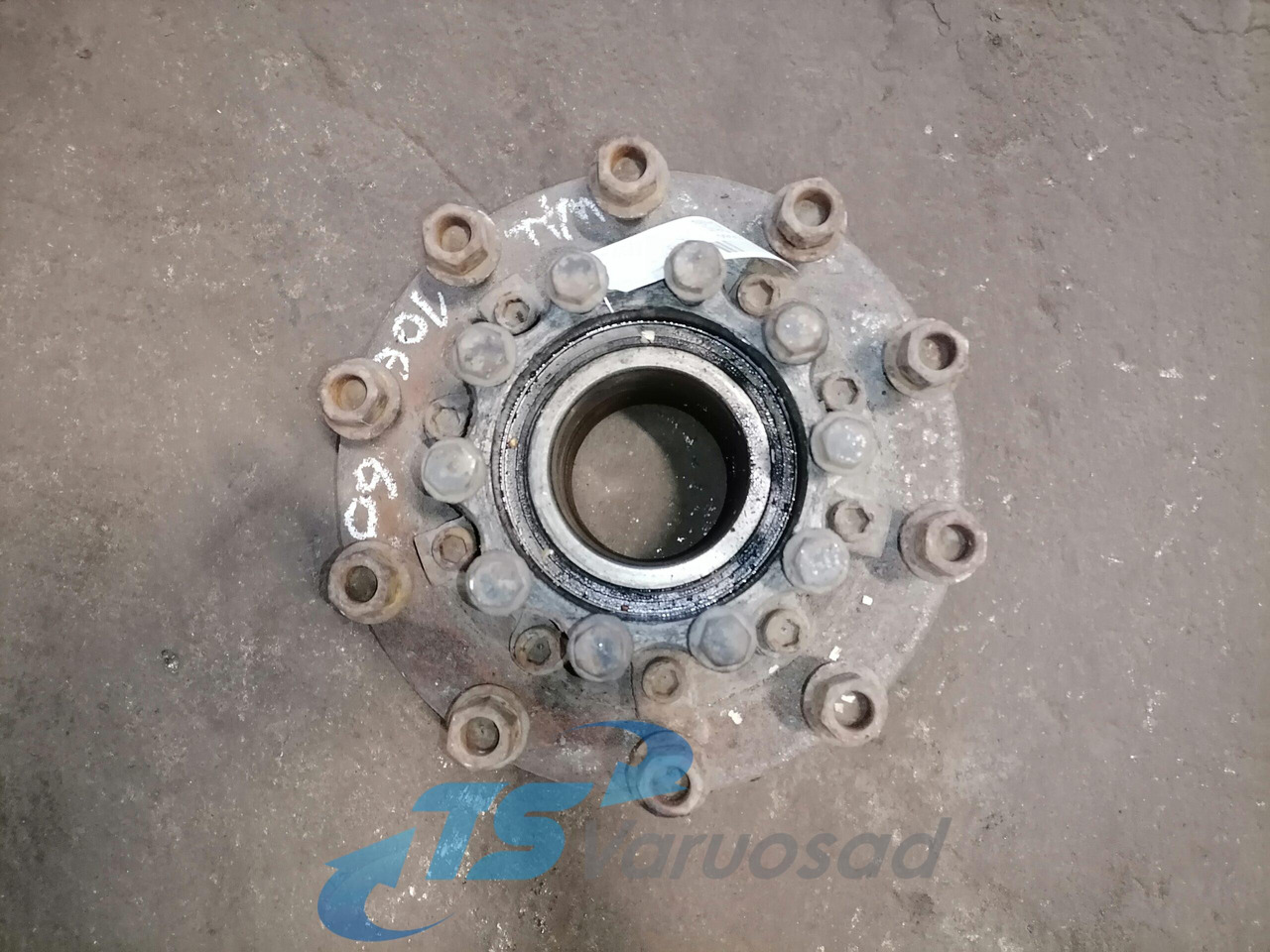 MAN Rear axel hub 81357010155 - Ступица за Камион: снимка 3 MAN Rear axel hub 81357010155 - Ступица за Камион: снимка 3