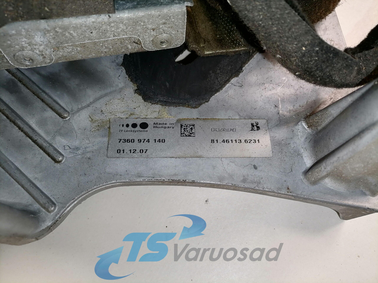 MAN Roolisammas 81461136235 - Кормилна колона за Камион: снимка 4 MAN Roolisammas 81461136235 - Кормилна колона за Камион: снимка 4