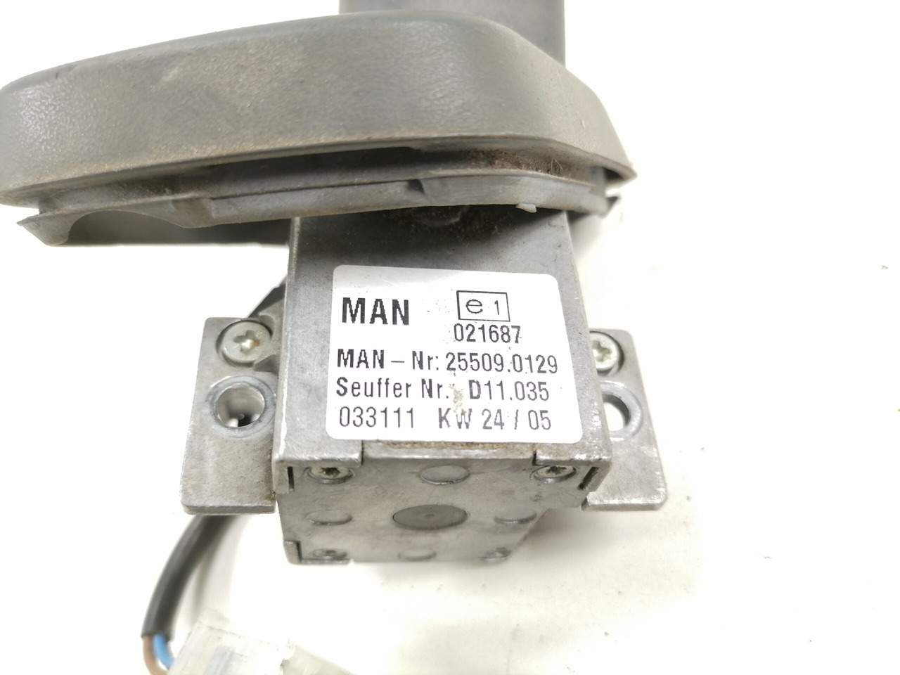 MAN Switch, cruise control 255090129 - Електрическа система за Камион: снимка 4 MAN Switch, cruise control 255090129 - Електрическа система за Камион: снимка 4