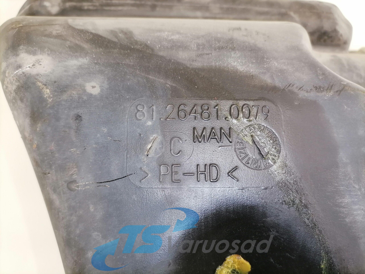 MAN Windscreen washer fluid tank 81264810079 - Чистачка за Камион: снимка 3 MAN Windscreen washer fluid tank 81264810079 - Чистачка за Камион: снимка 3