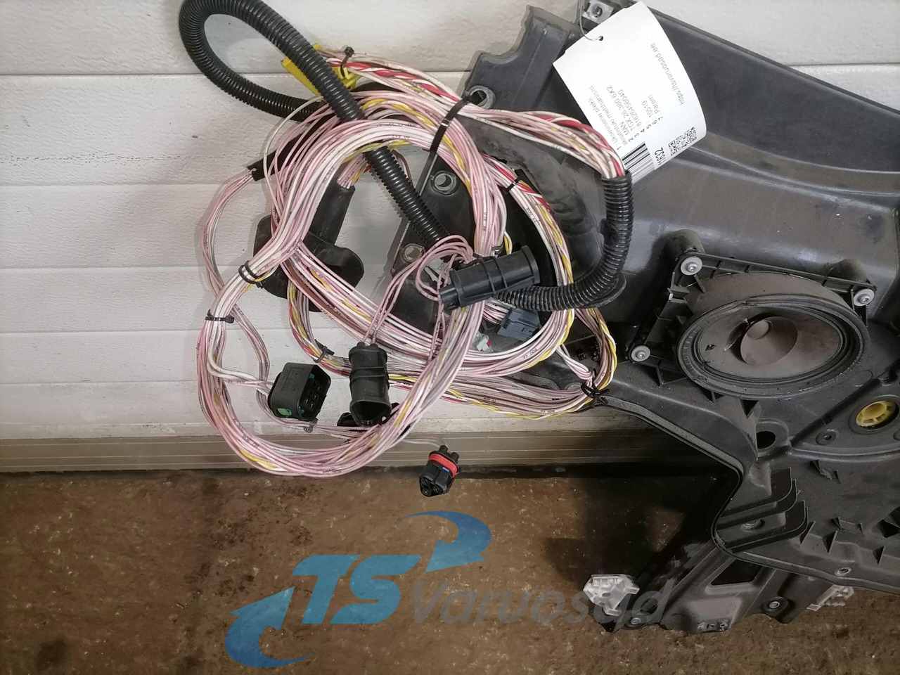 MAN window mechanism 81626456040 - Врата и части за Камион: снимка 2 MAN window mechanism 81626456040 - Врата и части за Камион: снимка 2