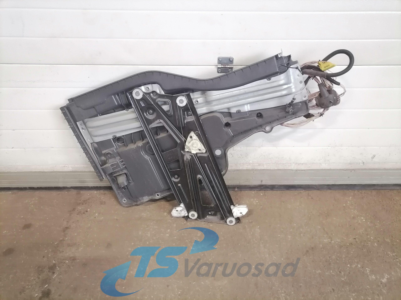 MAN window mechanism 81626456040 - Врата и части за Камион: снимка 3 MAN window mechanism 81626456040 - Врата и части за Камион: снимка 3