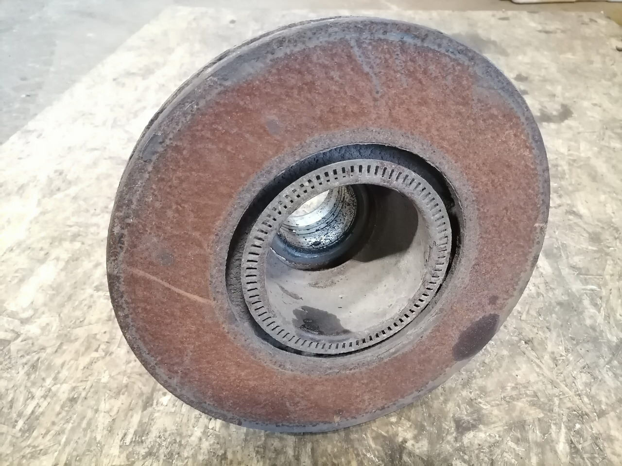 MB Atego truck with wheel hub A9703560301 - Универсална част за Камион: снимка 3 MB Atego truck with wheel hub A9703560301 - Универсална част за Камион: снимка 3