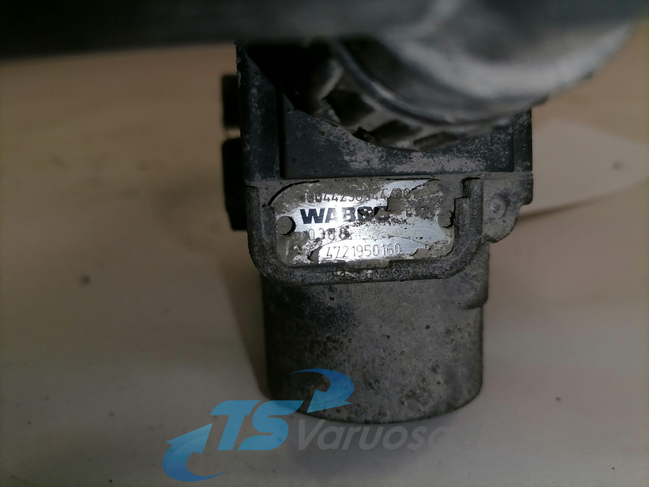Mercedes-Benz ABS brake valve 0044296544 - Спирачен клапан за Камион: снимка 3 Mercedes-Benz ABS brake valve 0044296544 - Спирачен клапан за Камион: снимка 3