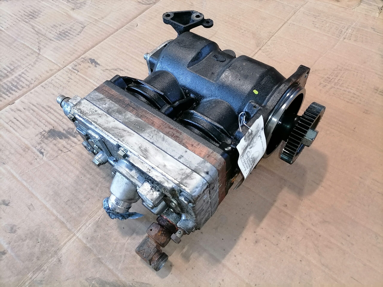 Mercedes-Benz Air compressor K165523N00 - Компресор за Камион: снимка 2 Mercedes-Benz Air compressor K165523N00 - Компресор за Камион: снимка 2
