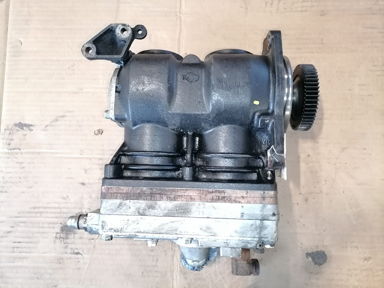 Mercedes-Benz Air compressor K165523N00 - Компресор за Камион: снимка 3 Mercedes-Benz Air compressor K165523N00 - Компресор за Камион: снимка 3