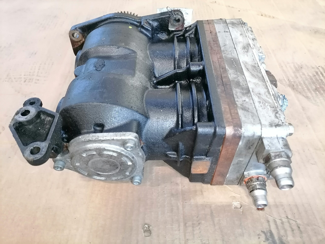 Mercedes-Benz Air compressor K165523N00 - Компресор за Камион: снимка 4 Mercedes-Benz Air compressor K165523N00 - Компресор за Камион: снимка 4