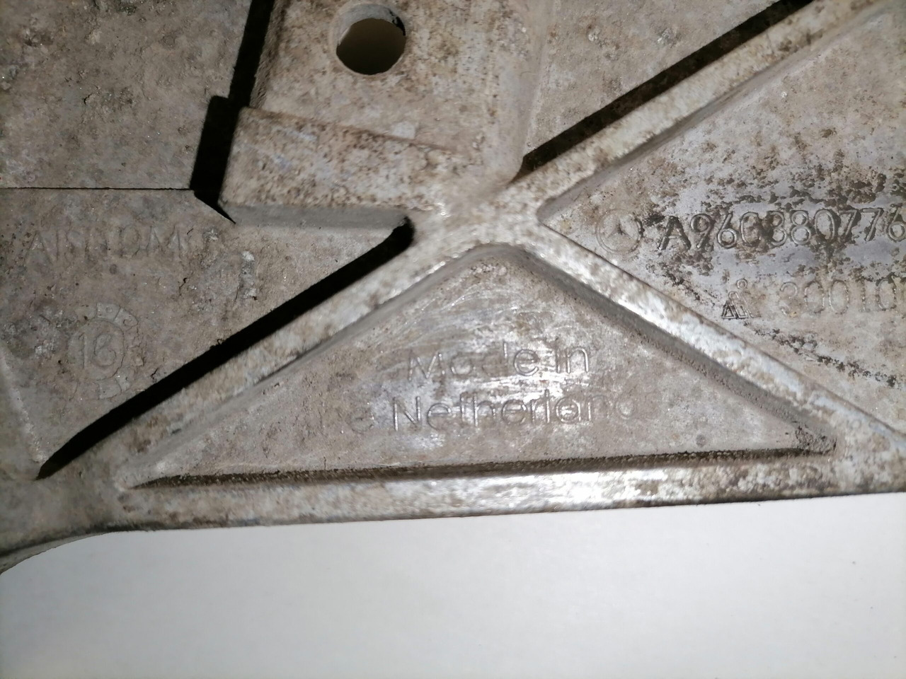 Mercedes-Benz Bracket A9608807765 - Рама/ Шаси за Камион: снимка 4 Mercedes-Benz Bracket A9608807765 - Рама/ Шаси за Камион: снимка 4