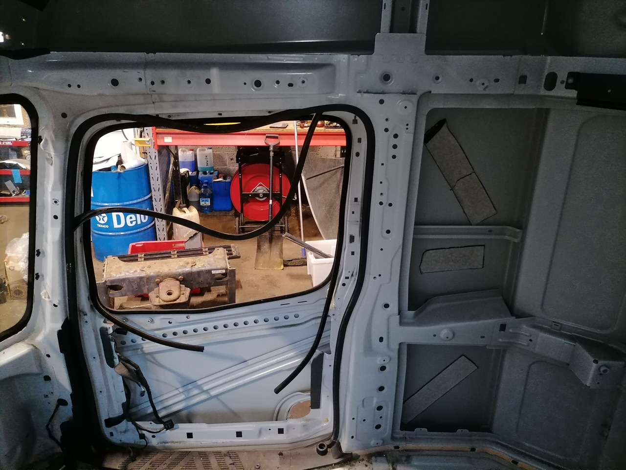 Mercedes-Benz Cab ACTROS cab - Кабина и интериор за Камион: снимка 3 Mercedes-Benz Cab ACTROS cab - Кабина и интериор за Камион: снимка 3