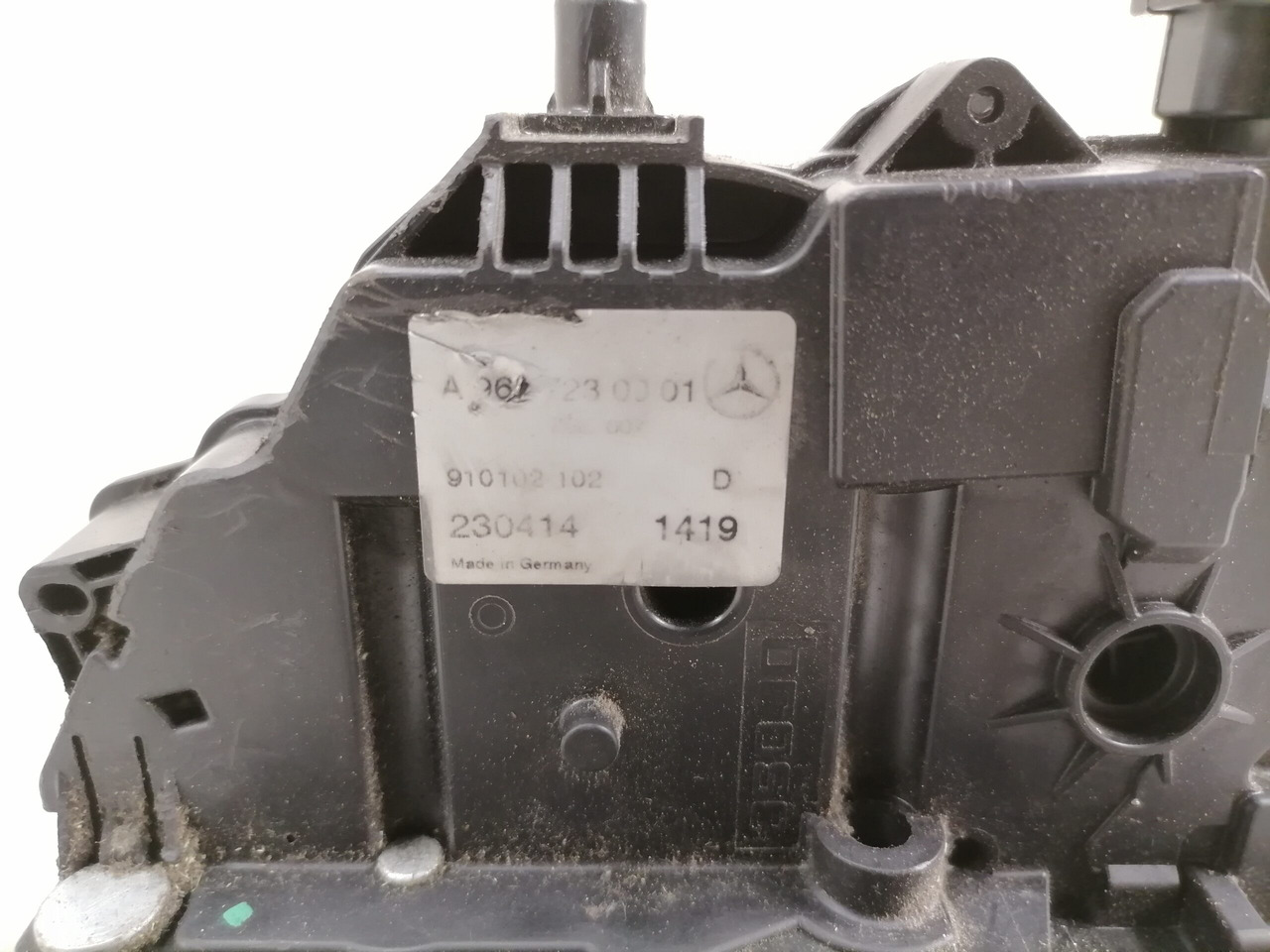 Mercedes-Benz Door lock A9607230001 - Врата и части за Камион: снимка 3 Mercedes-Benz Door lock A9607230001 - Врата и части за Камион: снимка 3