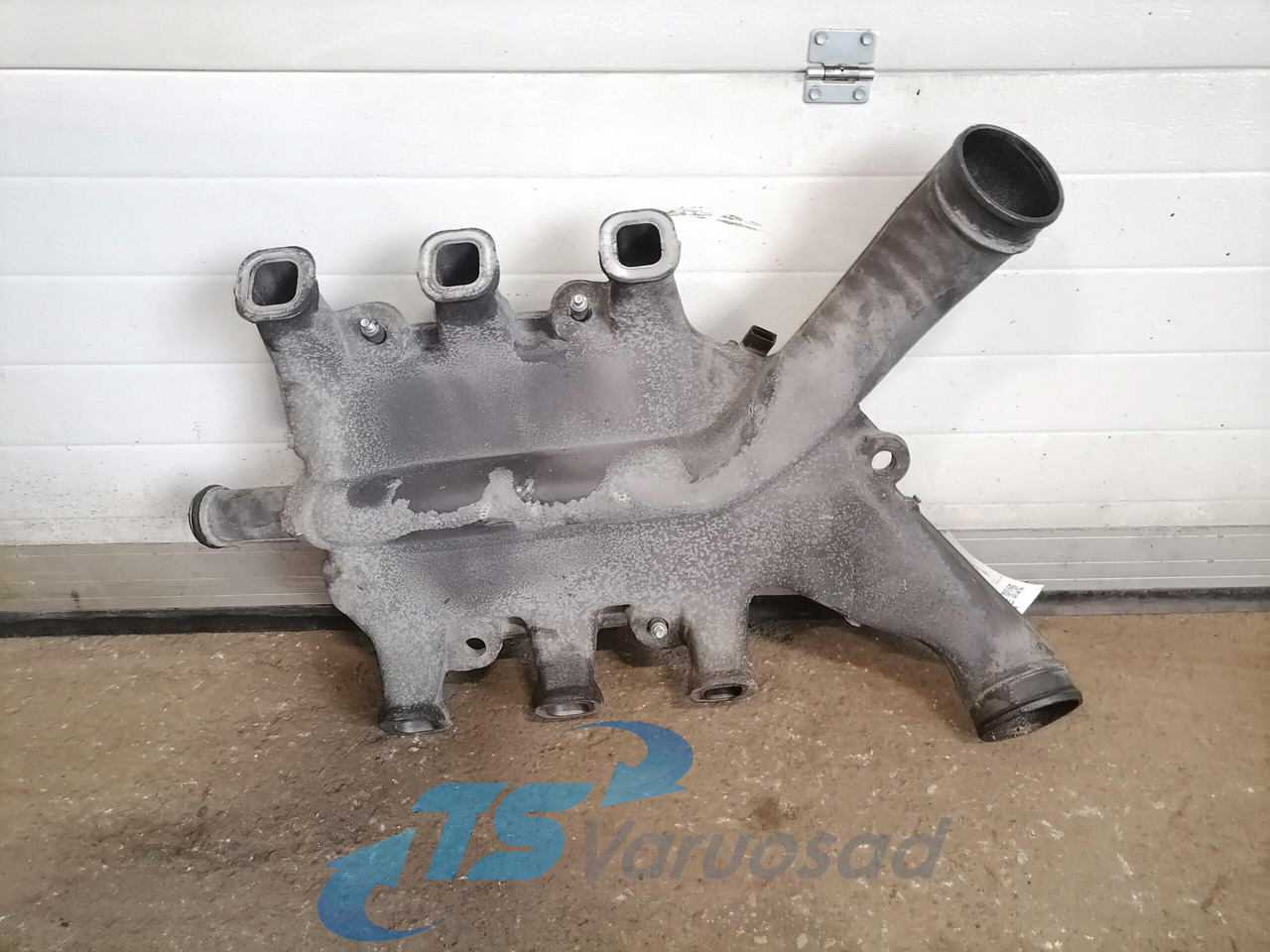 Mercedes-Benz Intake mainfold A5410981717 - Всмукателен колектор за Камион: снимка 3 Mercedes-Benz Intake mainfold A5410981717 - Всмукателен колектор за Камион: снимка 3