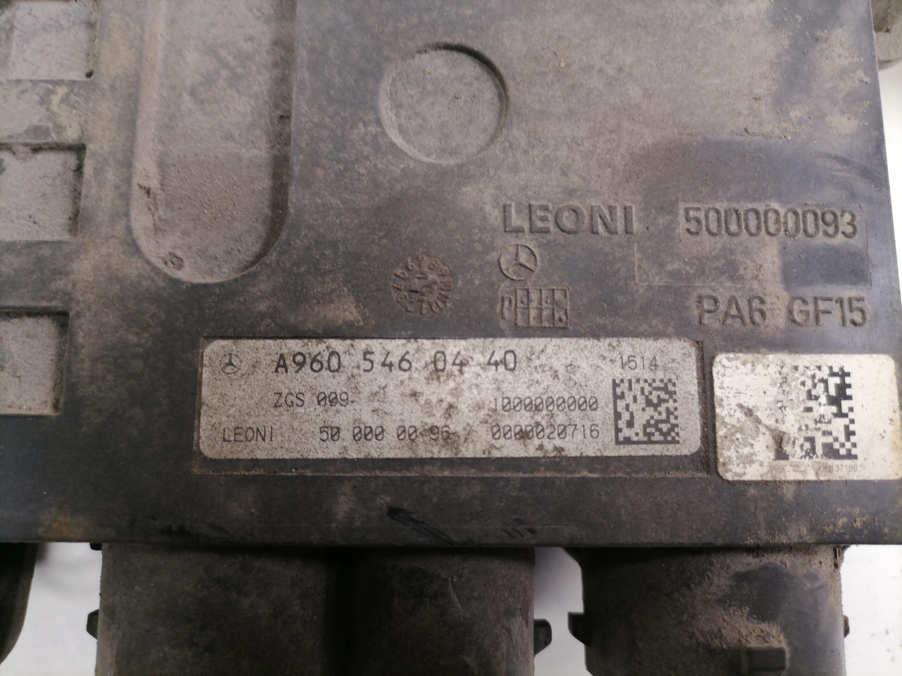 Mercedes-Benz Juhtmestiku harukarp A9605460440 - Предпазител за Камион: снимка 4 Mercedes-Benz Juhtmestiku harukarp A9605460440 - Предпазител за Камион: снимка 4