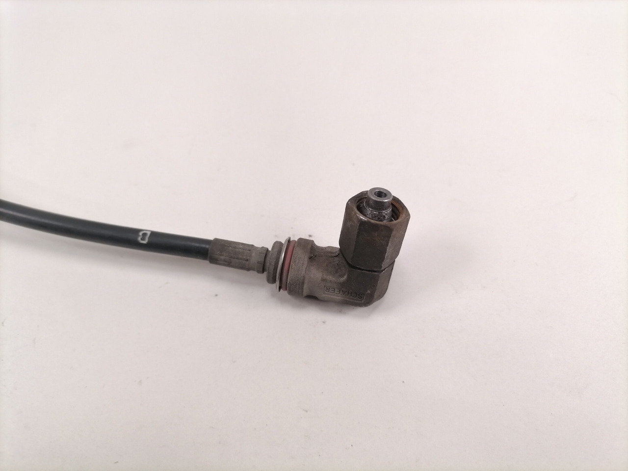 Mercedes-Benz Kabiini tõstemehhanismi voolik A9605532682 - Универсална част за Камион: снимка 2 Mercedes-Benz Kabiini tõstemehhanismi voolik A9605532682 - Универсална част за Камион: снимка 2