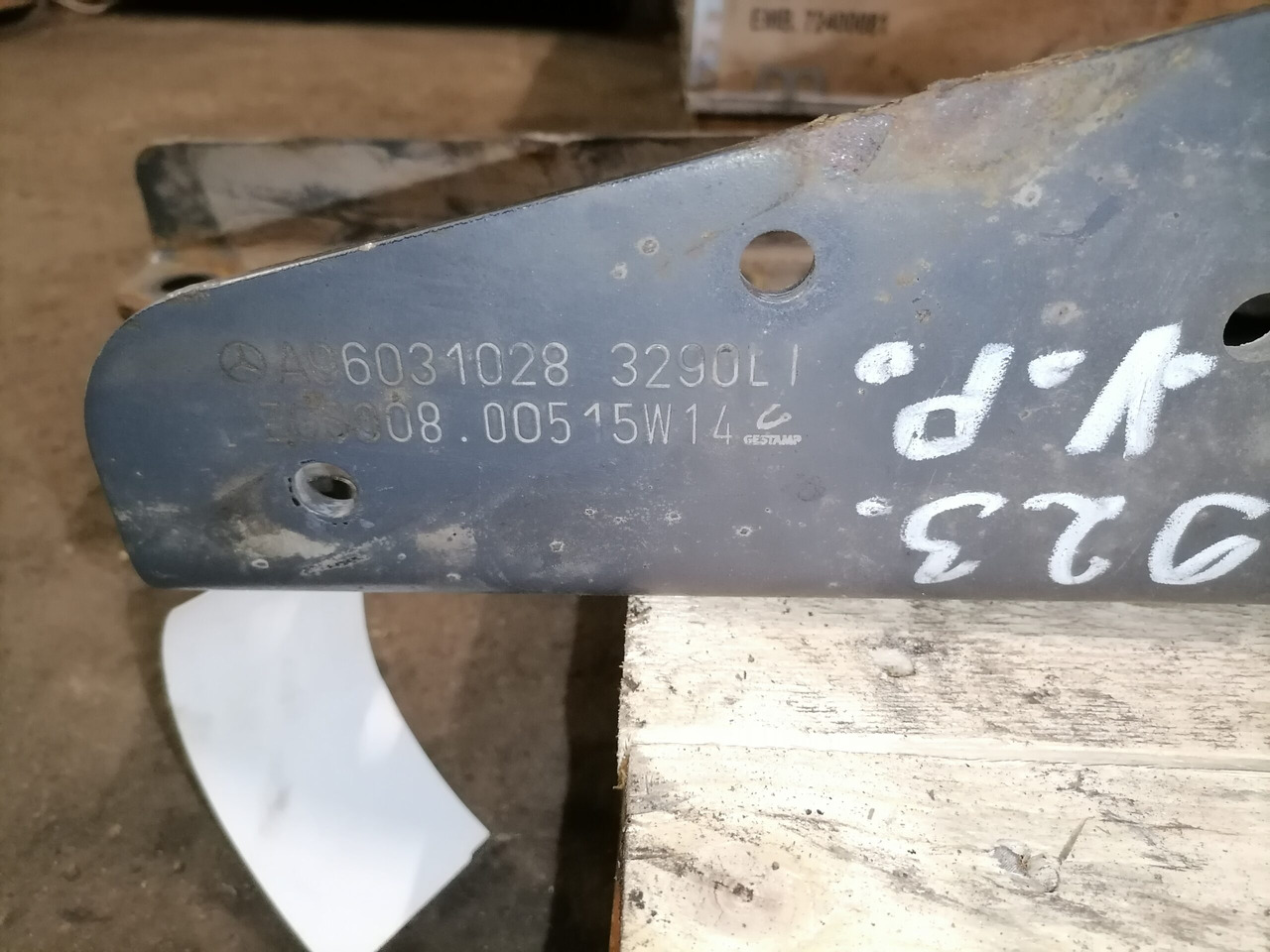 Mercedes-Benz Raami kronstein A960310283290 - Рама/ Шаси за Камион: снимка 4 Mercedes-Benz Raami kronstein A960310283290 - Рама/ Шаси за Камион: снимка 4