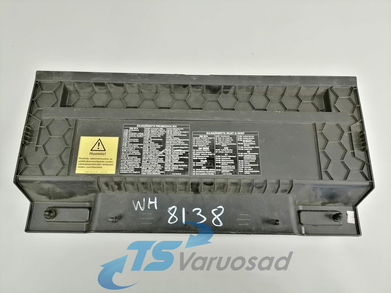 Mercedes-Benz Salongi plastik A9606803206 - Универсална част за Камион: снимка 2 Mercedes-Benz Salongi plastik A9606803206 - Универсална част за Камион: снимка 2