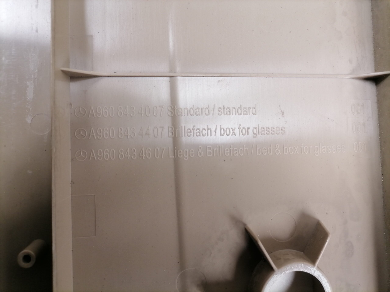 Mercedes-Benz Salongi plastik A9608434207 - Универсална част за Камион: снимка 4 Mercedes-Benz Salongi plastik A9608434207 - Универсална част за Камион: снимка 4