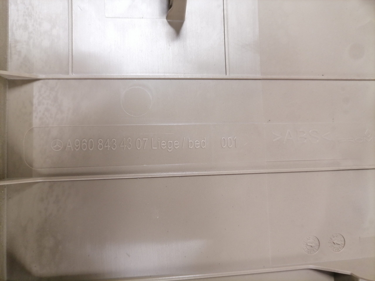 Mercedes-Benz Salongi plastik A9608434307 - Универсална част за Камион: снимка 3 Mercedes-Benz Salongi plastik A9608434307 - Универсална част за Камион: снимка 3