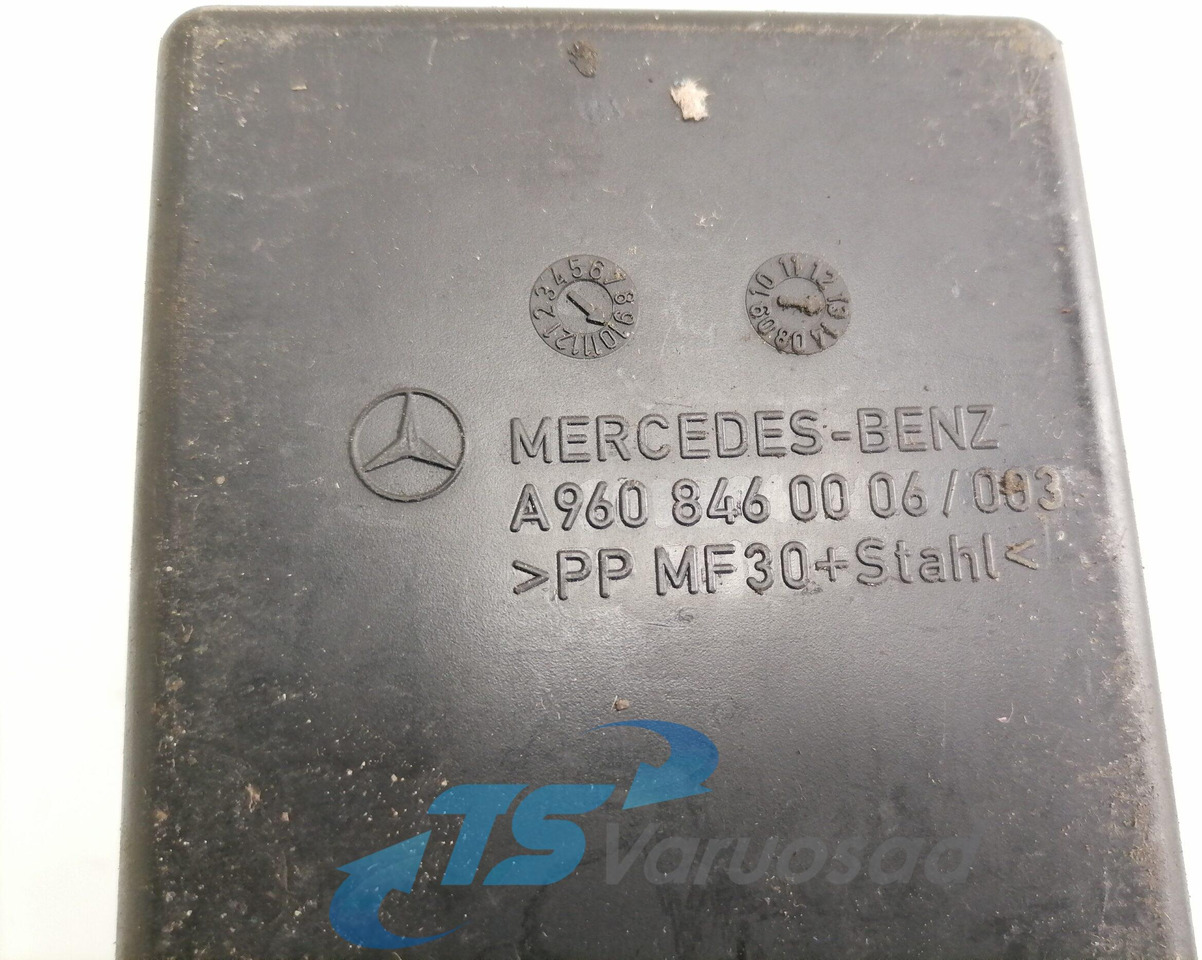 Mercedes-Benz Salongi plastik A9608460006 - Универсална част за Камион: снимка 4 Mercedes-Benz Salongi plastik A9608460006 - Универсална част за Камион: снимка 4
