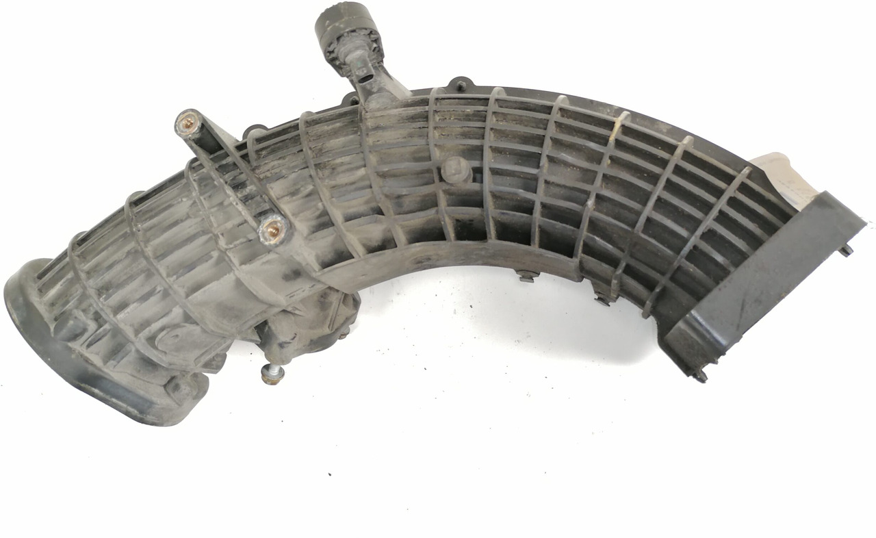 Mercedes-Benz intercooler pipe A4710902137 - Интеркулер за Камион: снимка 3 Mercedes-Benz intercooler pipe A4710902137 - Интеркулер за Камион: снимка 3