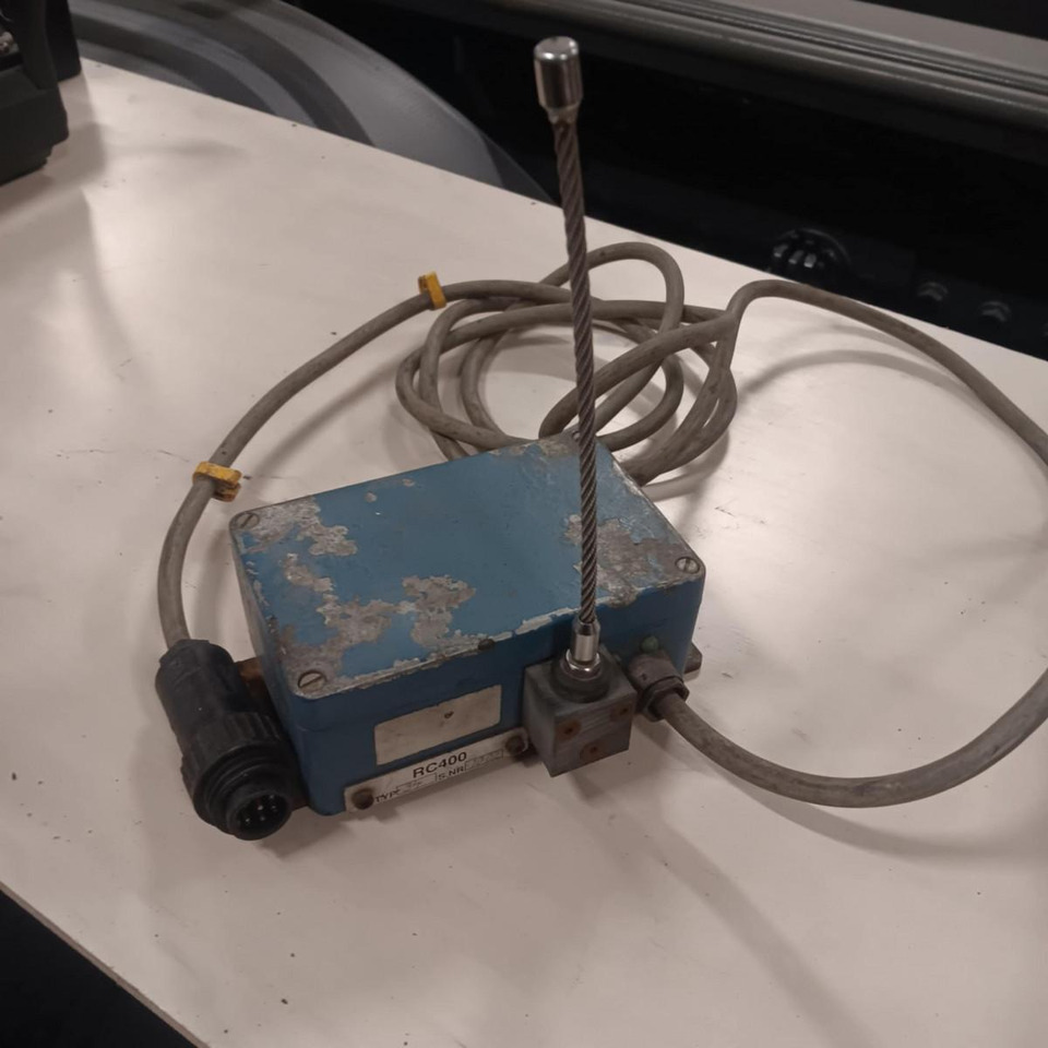 SCANRECO SCANRECO RC400 remote + receiver RC400 - Хидравлика за Камион: снимка 2 SCANRECO SCANRECO RC400 remote + receiver RC400 - Хидравлика за Камион: снимка 2