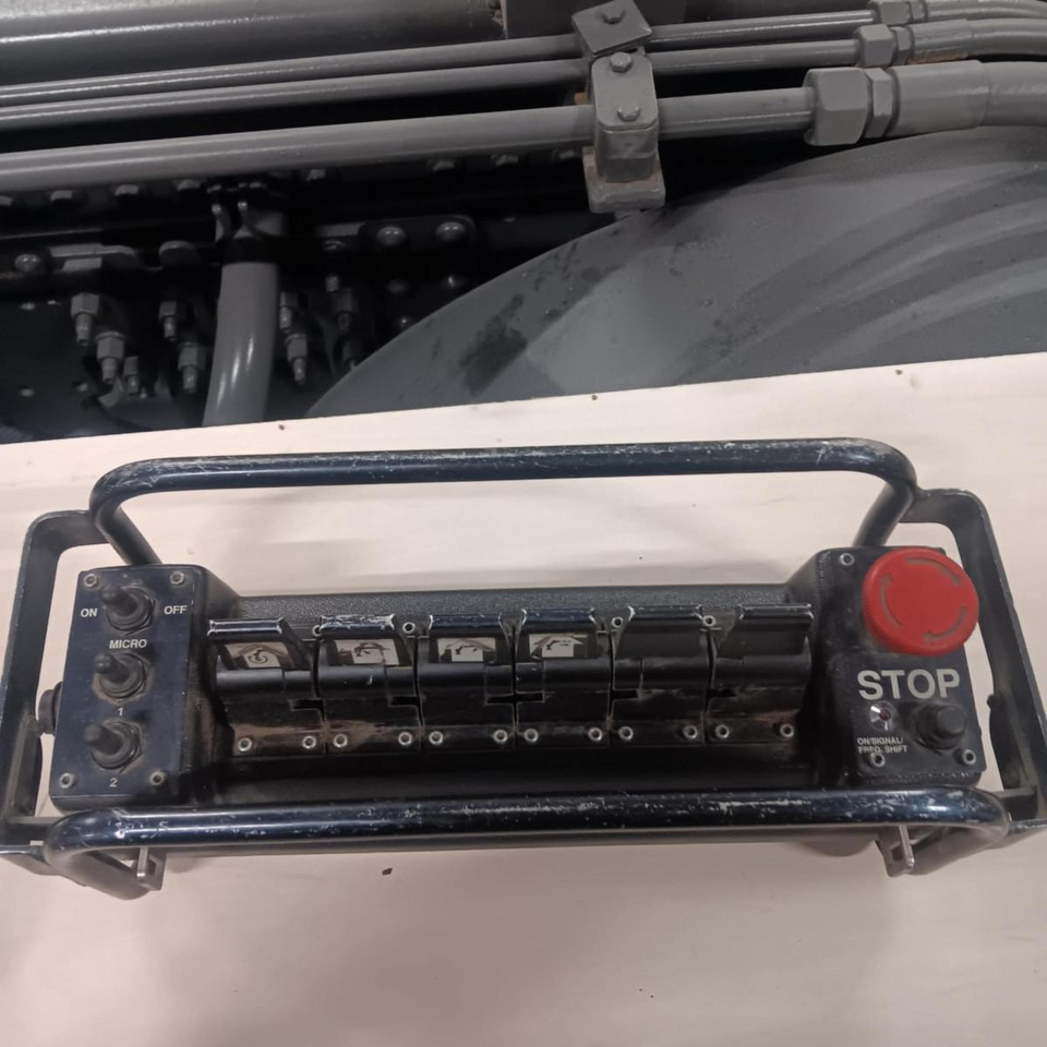 SCANRECO SCANRECO RC400 remote + receiver RC400 - Хидравлика за Камион: снимка 3 SCANRECO SCANRECO RC400 remote + receiver RC400 - Хидравлика за Камион: снимка 3