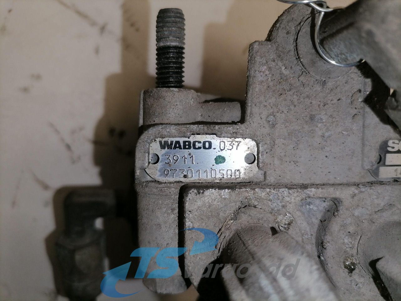 Scania Air pressure control valve 1425183 - Спирачен клапан за Камион: снимка 4 Scania Air pressure control valve 1425183 - Спирачен клапан за Камион: снимка 4