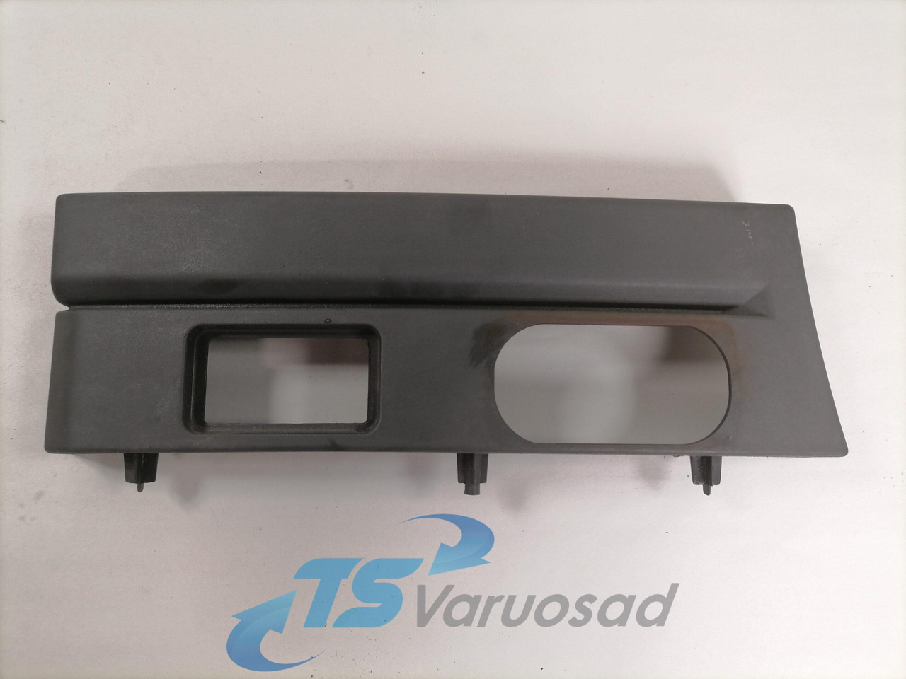 Scania Astmelaua plastik kate, keskmine parem 1501343 - Cтъпало за Камион: снимка 1 Scania Astmelaua plastik kate, keskmine parem 1501343 - Cтъпало за Камион: снимка 1