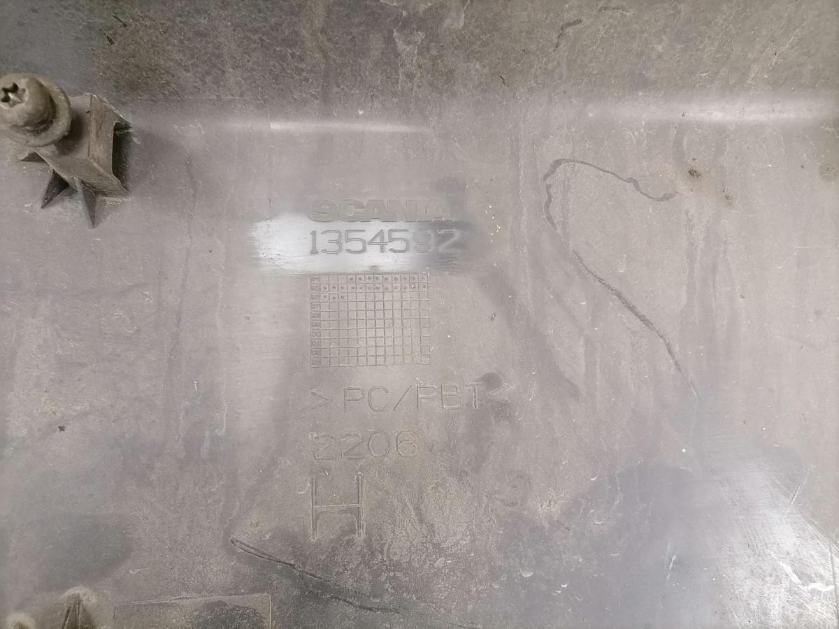 Scania Astmelaua plastik kate, ülemine parem 1354592 - Cтъпало за Камион: снимка 4 Scania Astmelaua plastik kate, ülemine parem 1354592 - Cтъпало за Камион: снимка 4