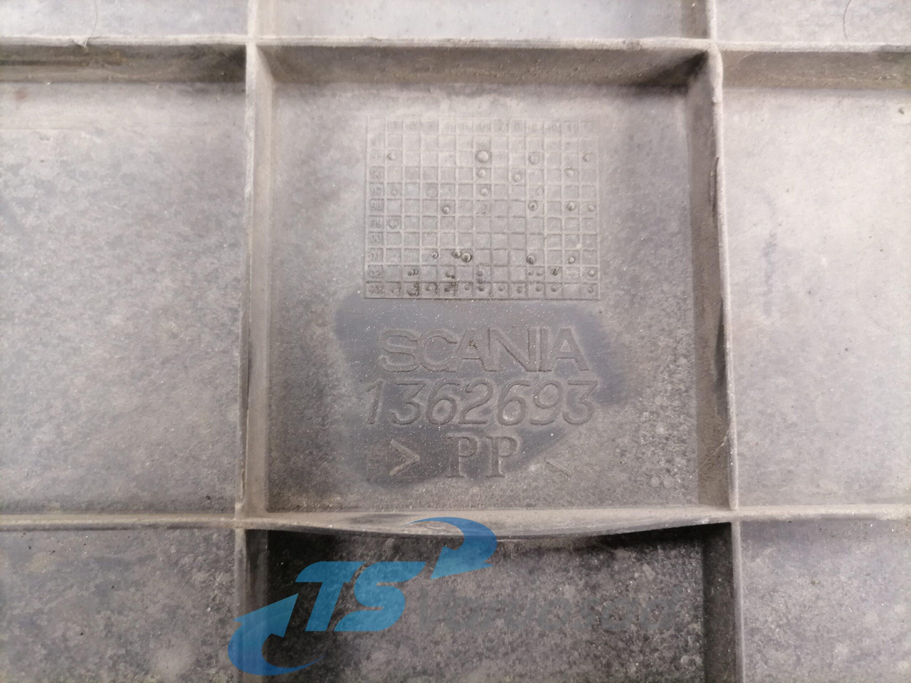 Scania Battery cover 1362693 - Акумулатор за Камион: снимка 4 Scania Battery cover 1362693 - Акумулатор за Камион: снимка 4