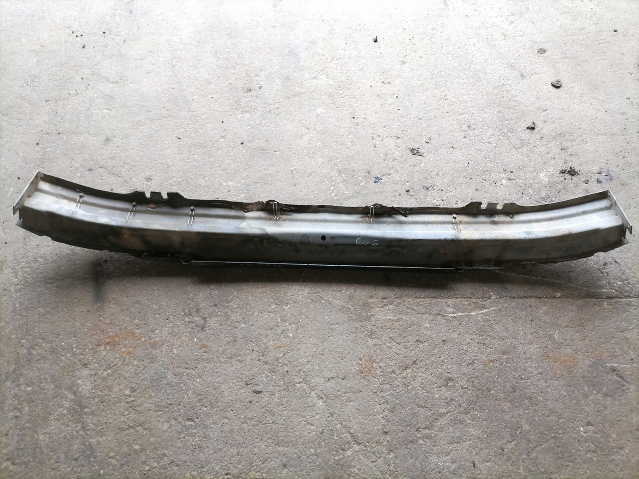 Scania Bumper 1736656 - Броня за Камион: снимка 3 Scania Bumper 1736656 - Броня за Камион: снимка 3