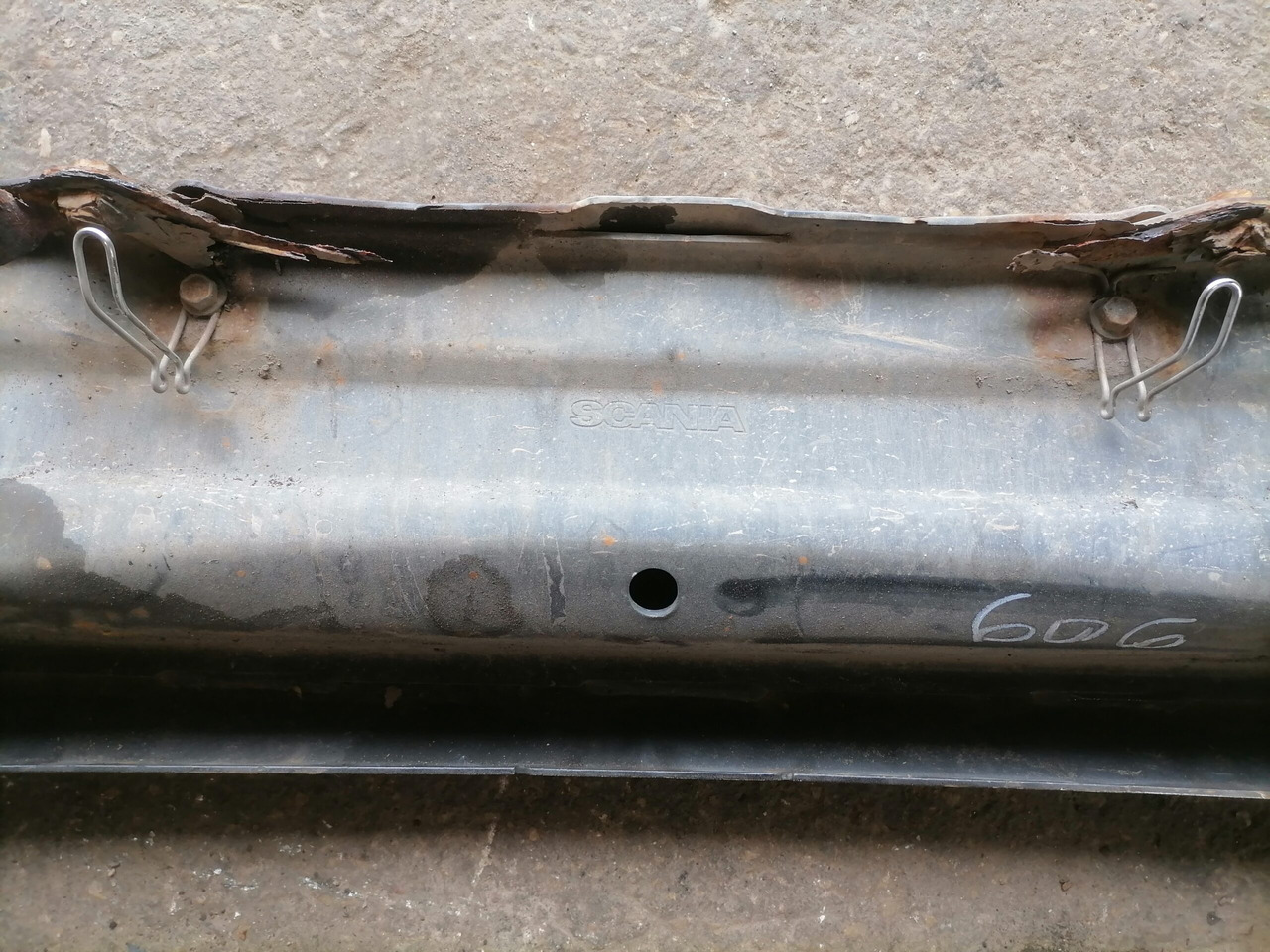 Scania Bumper 1736656 - Броня за Камион: снимка 4 Scania Bumper 1736656 - Броня за Камион: снимка 4