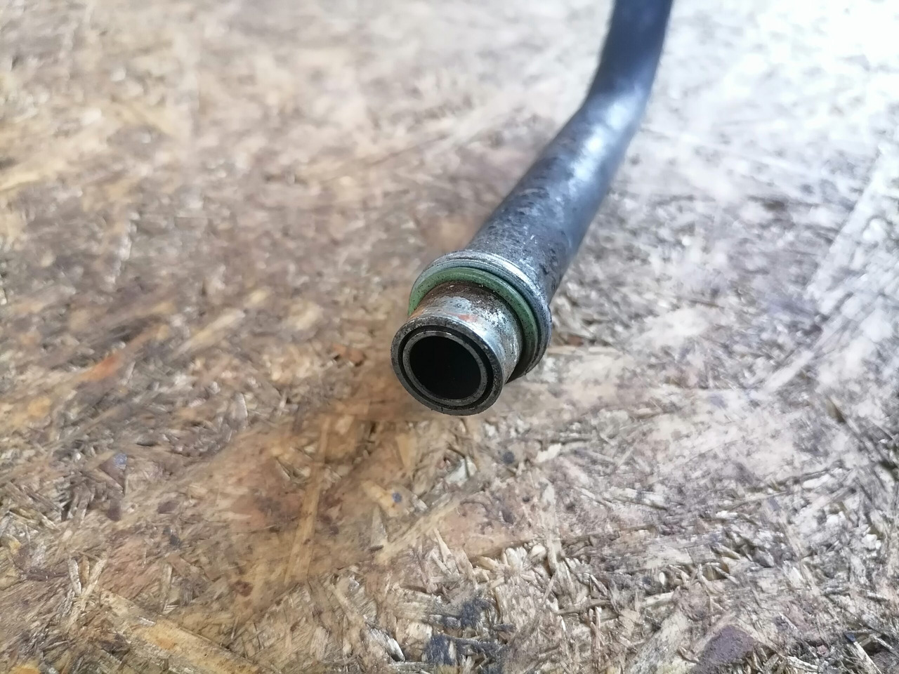 Scania Compressor air pipe 1863947 - Компресор за Камион: снимка 2 Scania Compressor air pipe 1863947 - Компресор за Камион: снимка 2