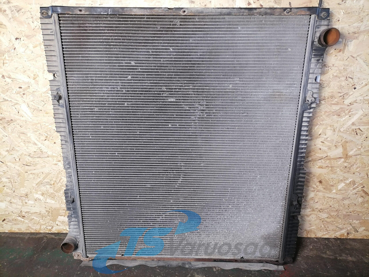 Scania Cooling radiator 1769997 - Радиатор за Камион: снимка 1 Scania Cooling radiator 1769997 - Радиатор за Камион: снимка 1