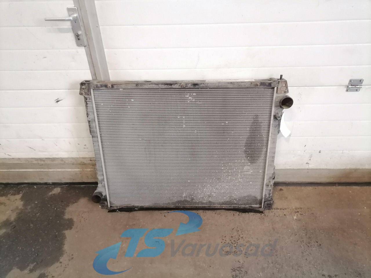Scania Cooling radiator 1769999 - Радиатор за Камион: снимка 1 Scania Cooling radiator 1769999 - Радиатор за Камион: снимка 1