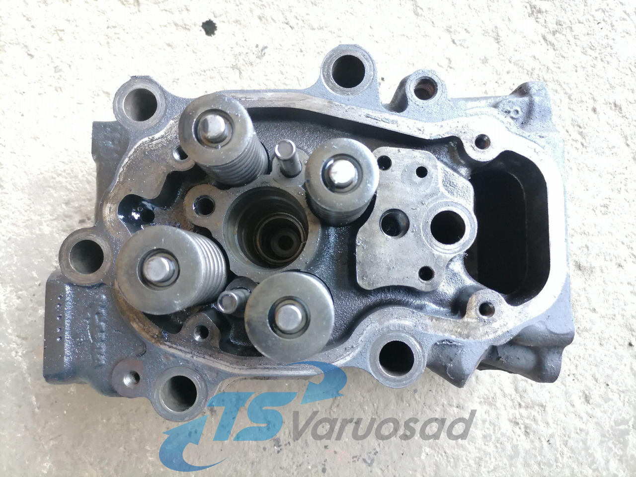 Scania Cylinder head, XPI 1874583 - Глава на блока за Камион: снимка 4 Scania Cylinder head, XPI 1874583 - Глава на блока за Камион: снимка 4