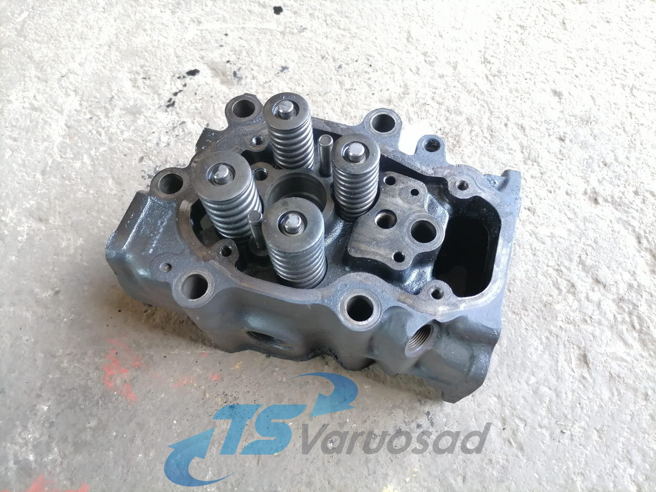 Scania Cylinder head, XPI 1874583 - Глава на блока за Камион: снимка 1 Scania Cylinder head, XPI 1874583 - Глава на блока за Камион: снимка 1
